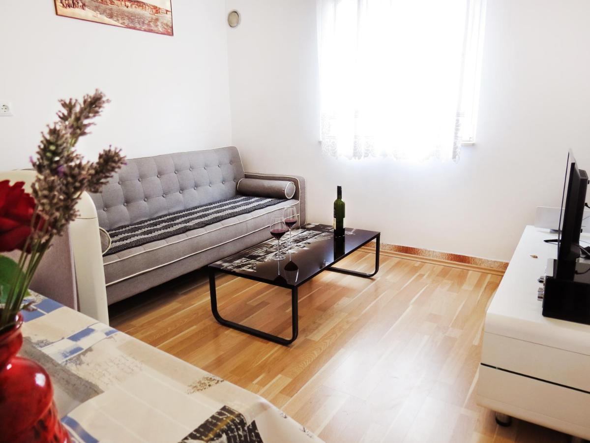 Apartment Jadro Supetar Exteriér fotografie